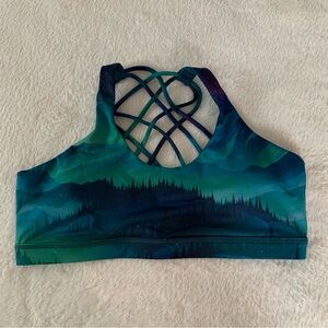 Women’s XXL CVG Butterfly Back Strappy Wild Padded Sports Bra Aurora Borealis
